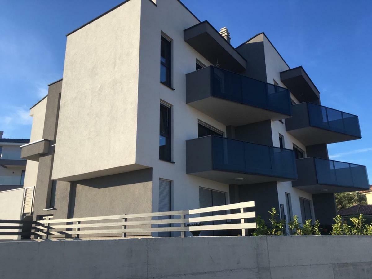 Apartment Sara Đảo Krk Ngoại thất bức ảnh